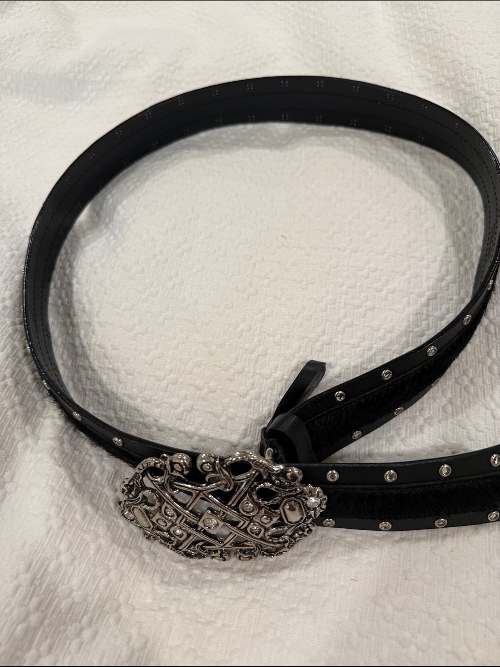 Vintage Y2K Western”
Studded Women's Belt with Ornate Silver Buckle